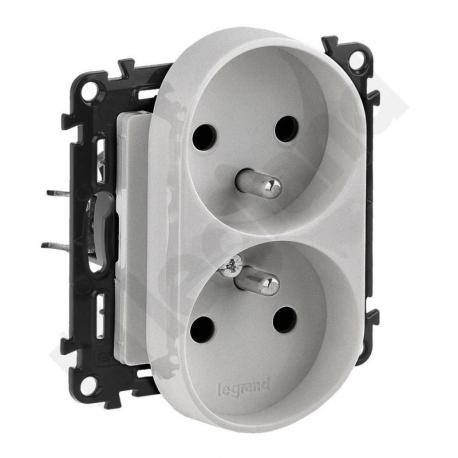 Valena Life Gniazdo 2 P+Z z przesłoną do ramek wielokrotnych 16 A – 250 V~ ALUMINIUM