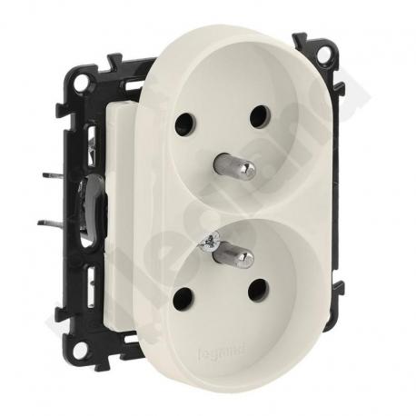 Valena Life Gniazdo 2 P+Z z przesłoną do ramek wielokrotnych 16 A – 250 V~ KREMOWE